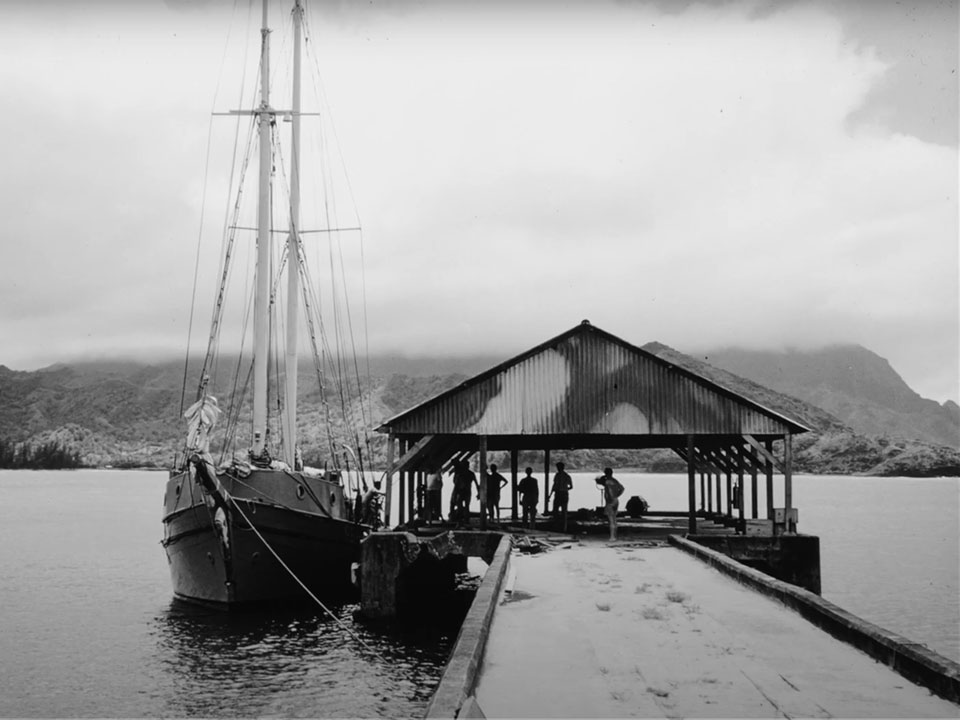 Image of a harbor in Honolulu.