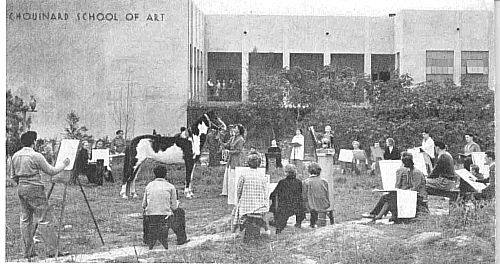 An image of art class in Chouinard Art Institute.